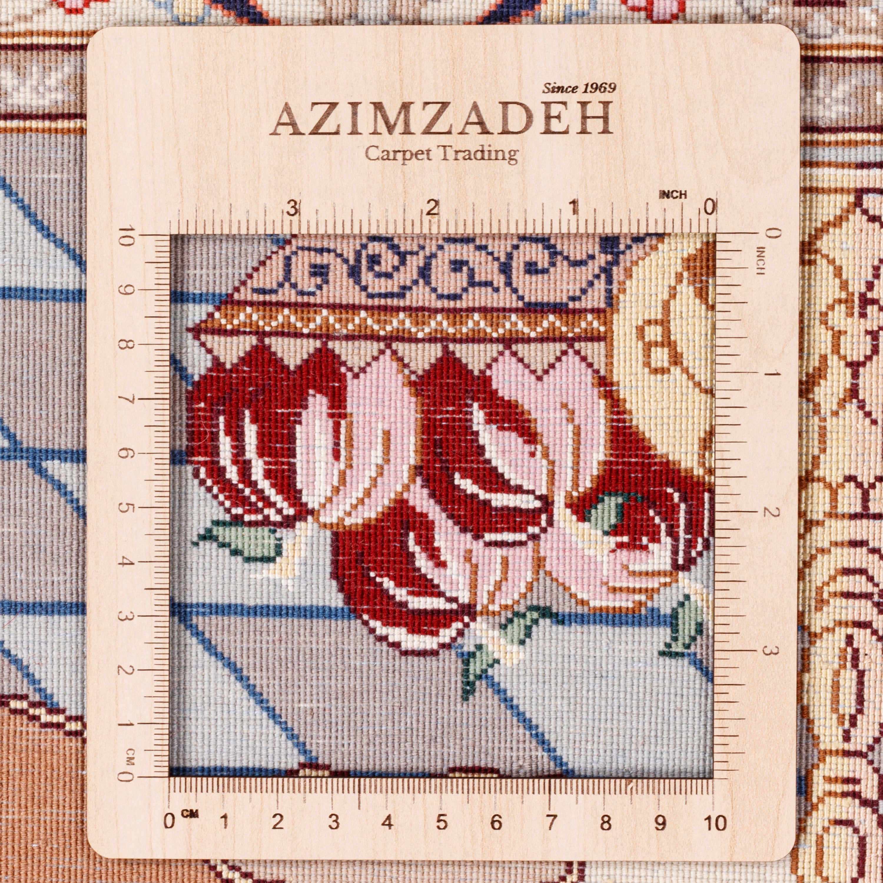 فرش دستباف اصفهان — سرتاسر | پرز ابریشم / چله ابریشم | ۱۲۸ × ۲۰۸ سانتیمتر | کد محصول: ۱۰۲۰۰۰۷۲