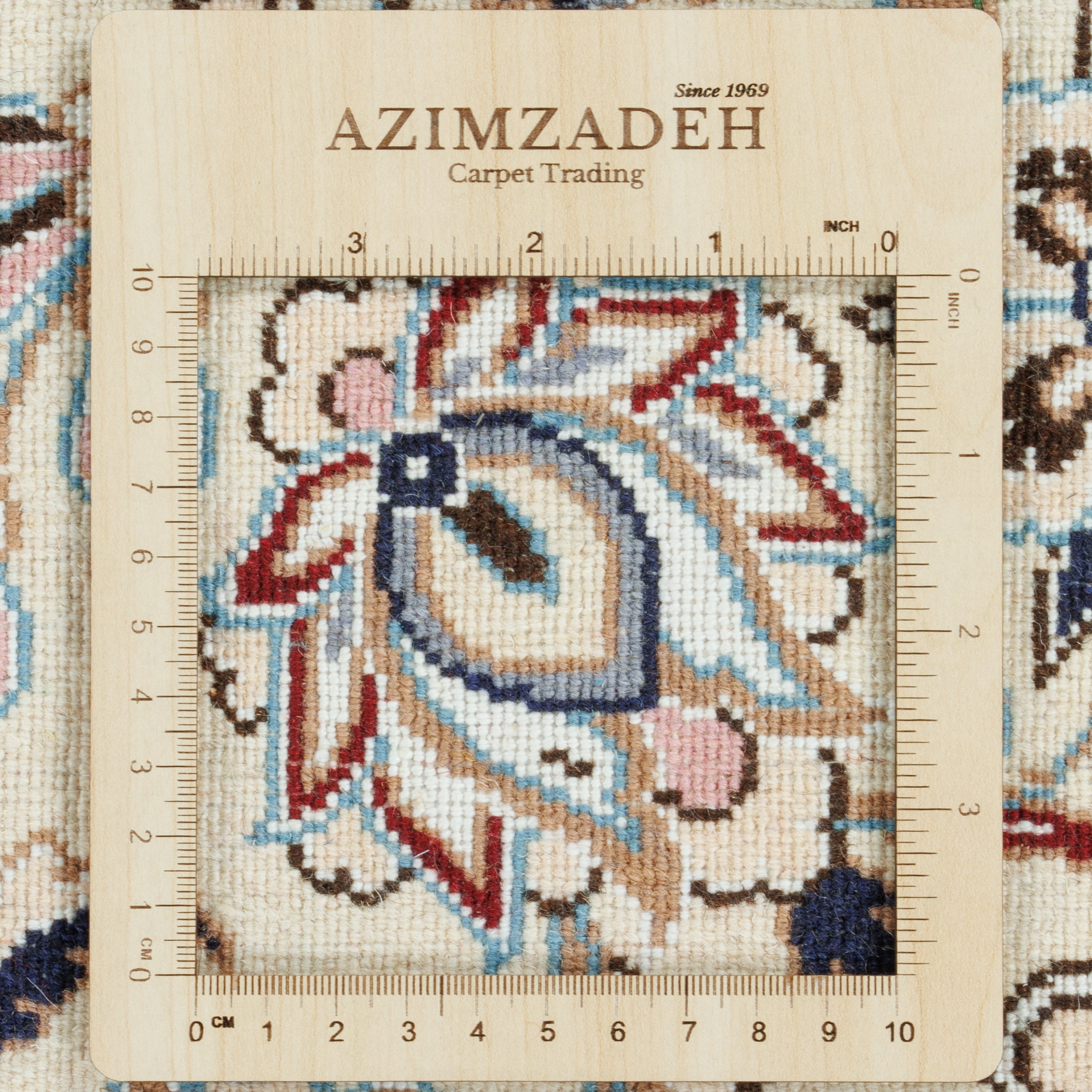 سجادة نايين اليدوية — لَجَك تُرُنج | حياكة حرير / سدى قطن | 248 × 356 سم | رمز المنتج 10800797