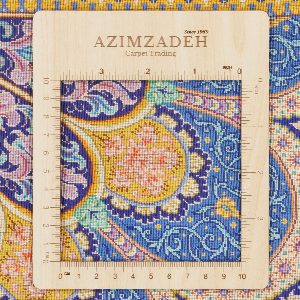 فرش دستباف طرح لچک ترنج تمام ابریشم آبی قم اثر حسین کاشی زاده 135 × 200 سانتیمتر کد 1016785