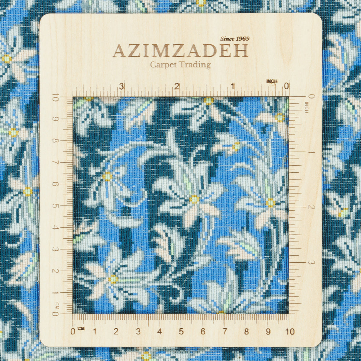 فرش دستباف طرح ترنج دار تمام ابریشم سرمه ای قم اثر موسوی 200 × 297 سانتیمتر کد 1016608