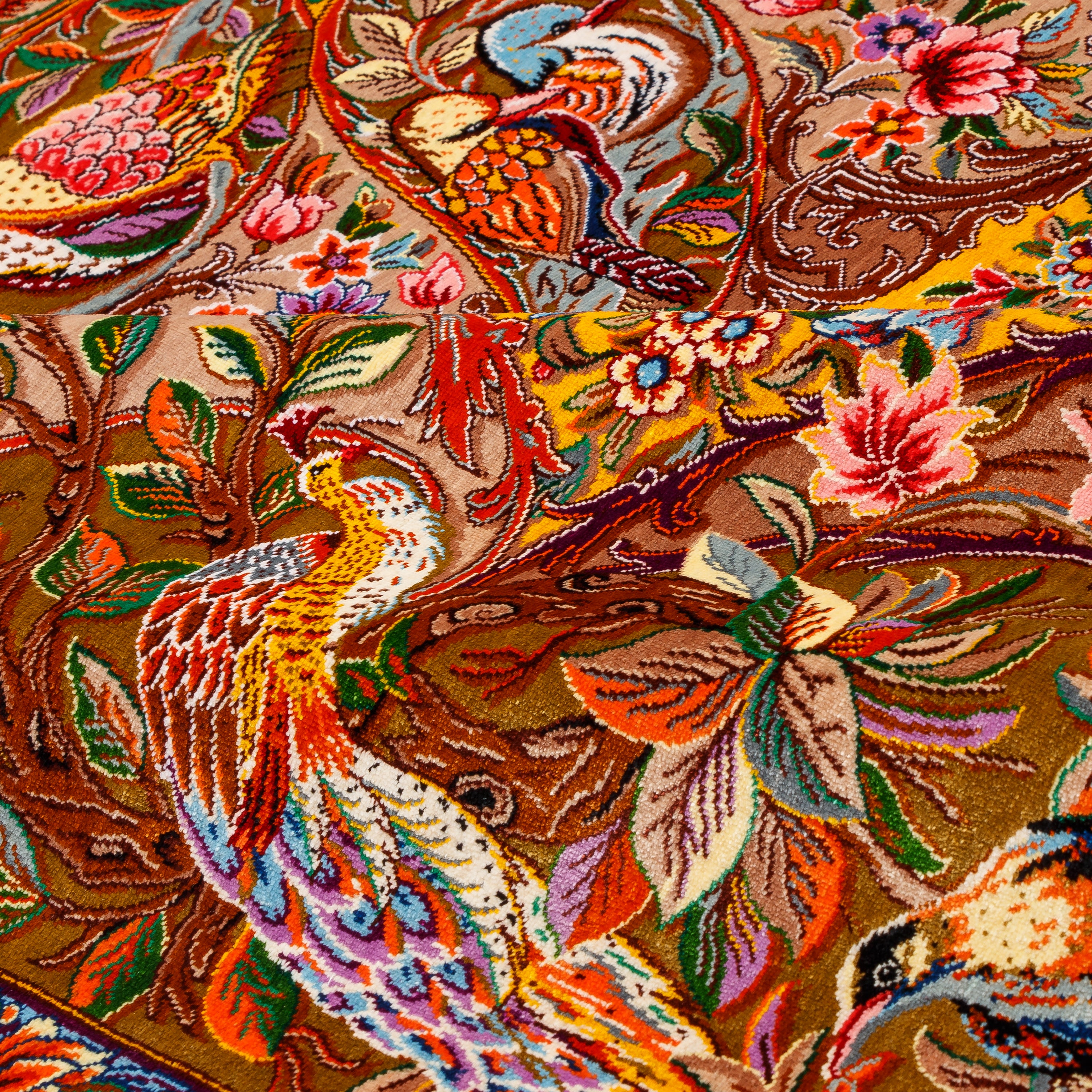 سجادة قم يدوية — طرحة ترنج | حرير بالكامل | 136 × 203 سم | SKU 10200422