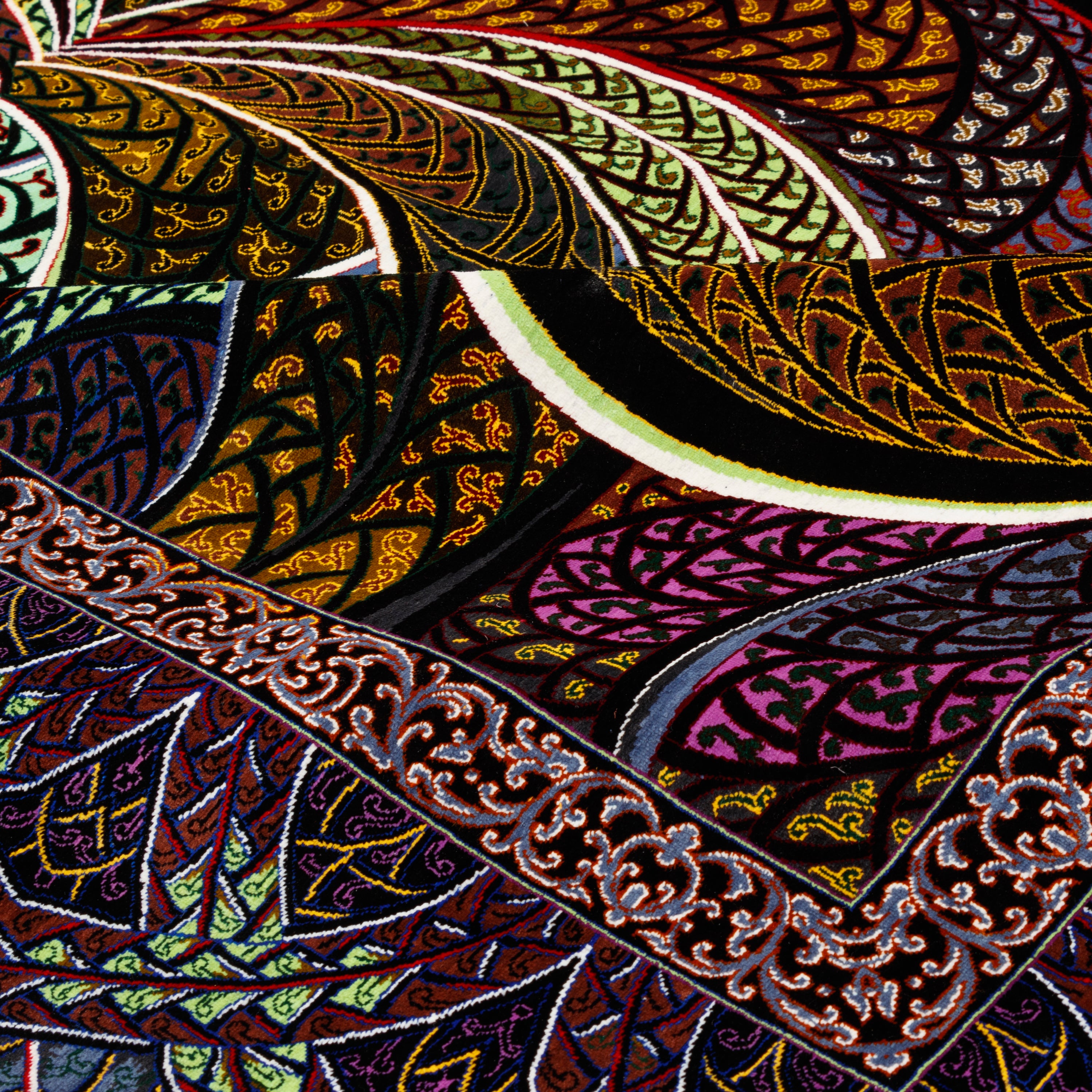 سجادة قم يدوية - ساراسار | حرير كامل | 140 × 213 سم | رمز المنتج 10200400