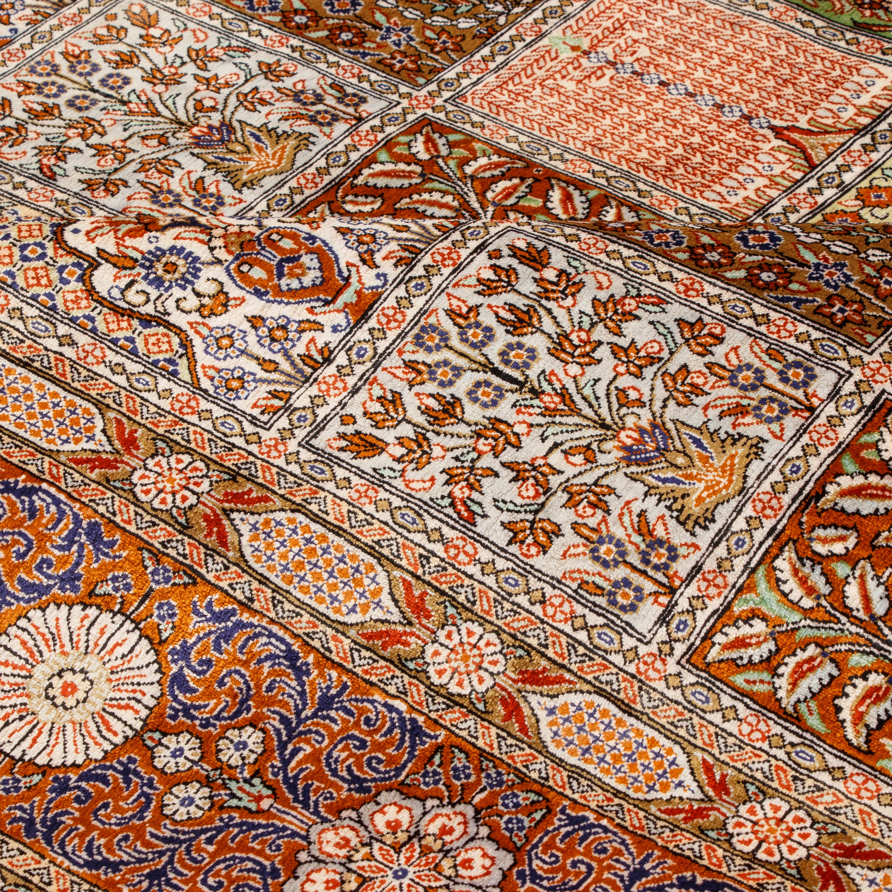 سجادة قم يدوية - خشتي | حرير طبيعي | 152 × 153 سم | SKU 10200561
