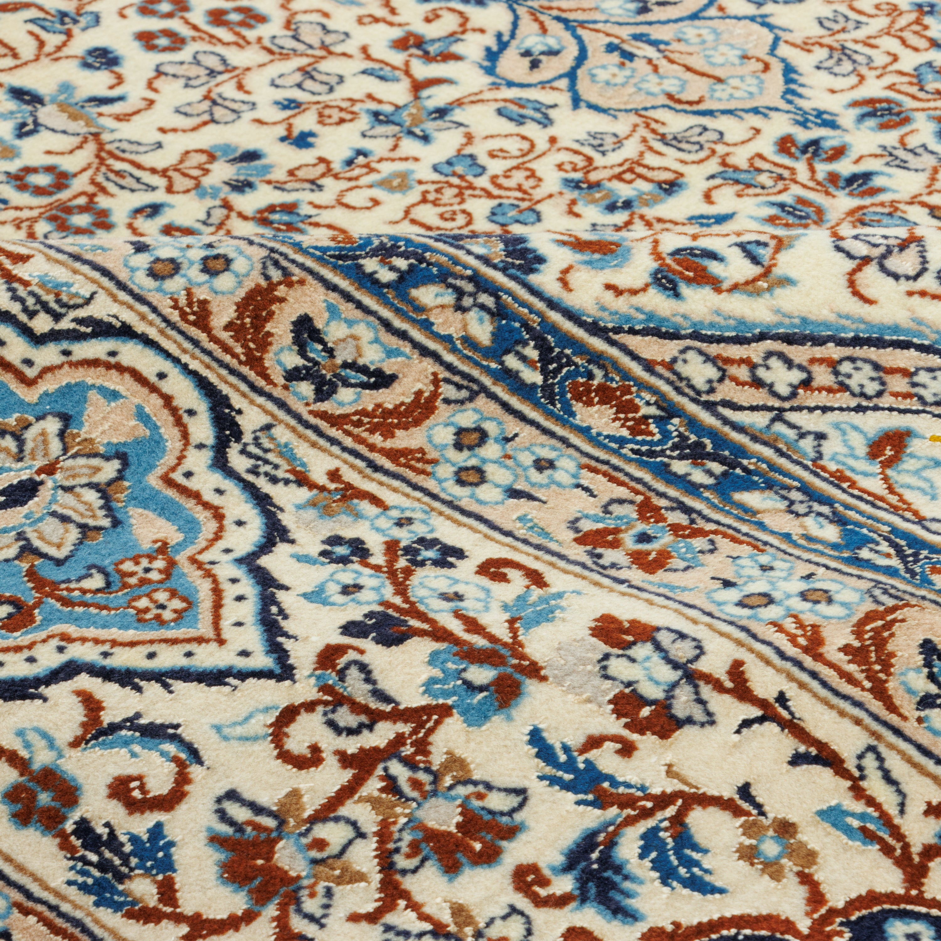 سجاد نايين يدوي — ساراسار | وبر حرير / سدى قطن | 205 × 338 سم | رمز المنتج 10600811