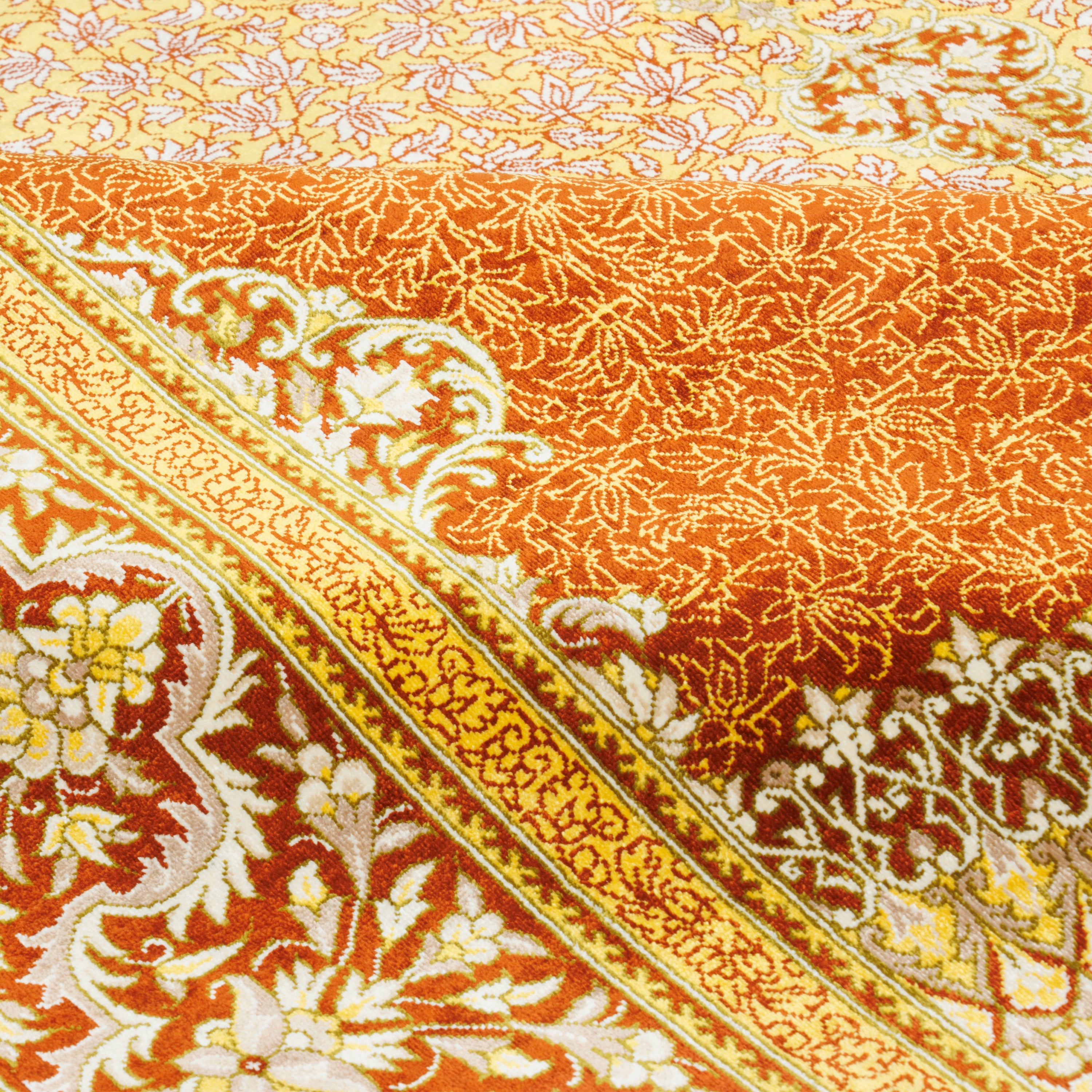 سجادة قم اليدوية — طرنج دار | حرير بالكامل | 196 × 305 سم | رمز المنتج 10501074
