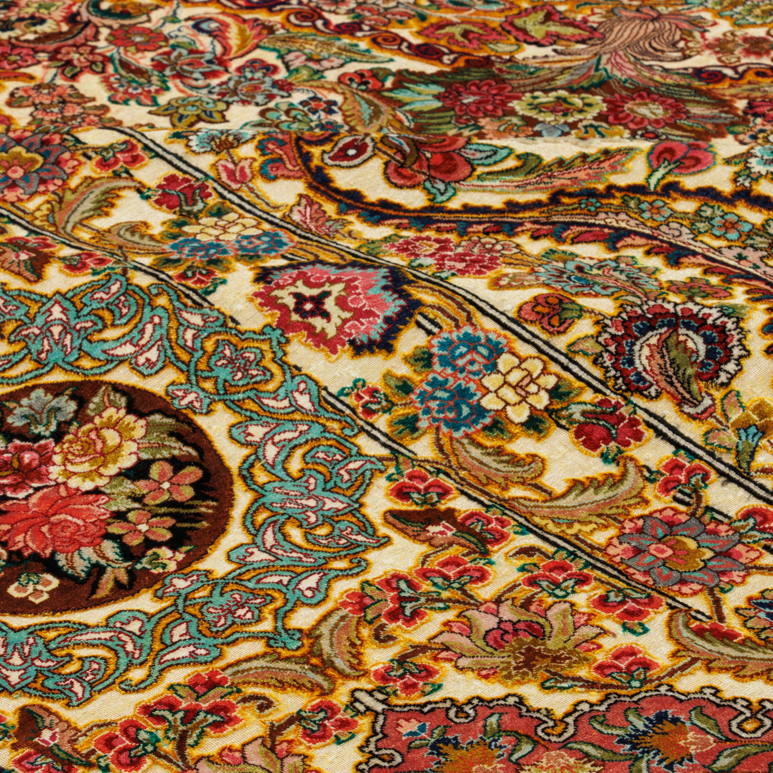 Tabriz Handmade Carpet — Lachak Toranj | Silk Pile / Silk Warp | 293 × 405 cm | SKU 11100657