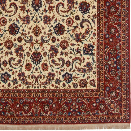 Handwoven Carpet, All-over Layout, Wool on Silk Warp, Isfahan, 260 × 380 cm Ref 10901456