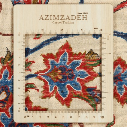 Handwoven Carpet, All-over Layout, Wool on Silk Warp, Isfahan, 260 × 380 cm Ref 10901457