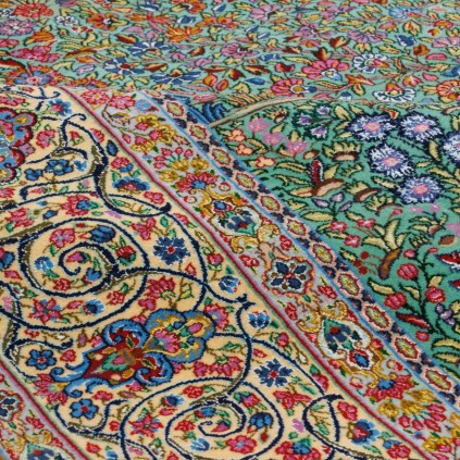 Handwoven Carpet, All-over Layout, Wool and Silk on Silk Warp, Kerman, 171 × 265 cm Ref 10400847
