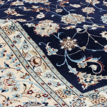 Handwoven Carpet, All-over Floral Layout, Wool and Silk on Wool Warp, Nain, 206 × 304 cm Ref 10601107
