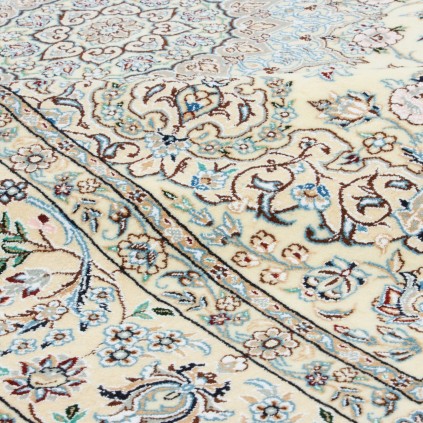 Handwoven Carpet, Corner Medallion Layout, Wool and Silk on Wool Warp, Nain, 200 × 300 cm Ref 10601100