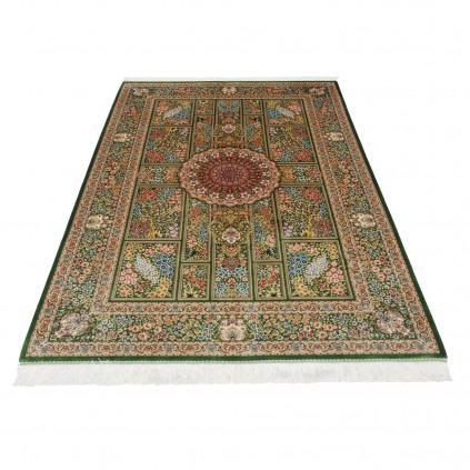 فرش ماشینی طرح قابی گلدار، ابریشم بامبو، سبک پارسی، کد 800255