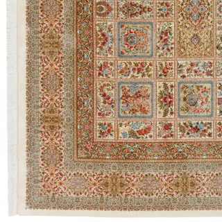 سجادة صناعية بنقشة مؤطر مزخرف بالورود، حرير بامبو، على الطراز الفارسي، رقم 800258