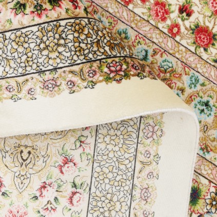 سجادة صناعية بنقشة مؤطر مزخرف بالورود، حرير بامبو، على الطراز الفارسي، رقم 800258