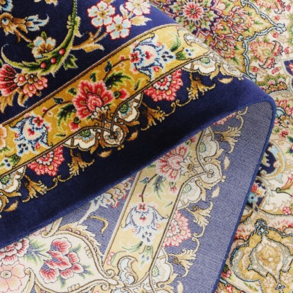 سجادة صناعية بنقشة زاوية وترنج مزخرف بالورود، حرير بامبو، على الطراز الفارسي، رقم 800263