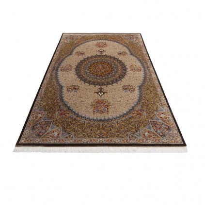 سجادة صناعية بنقشة ترنج مزخرف بالورود، حرير بامبو، على الطراز الفارسي، رقم 800286