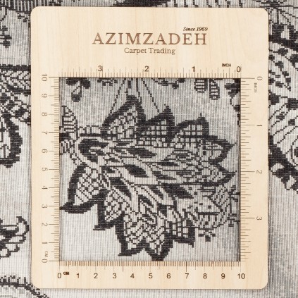 فرش دستباف طرح ترنج دار تمام ابریشم قم 145 × 210 کد 10300411