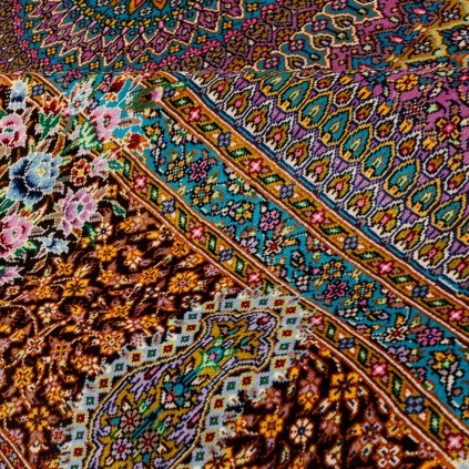 فرش دستباف طرح لچک ترنج تمام ابریشم قم 131 × 196 کد 10200420