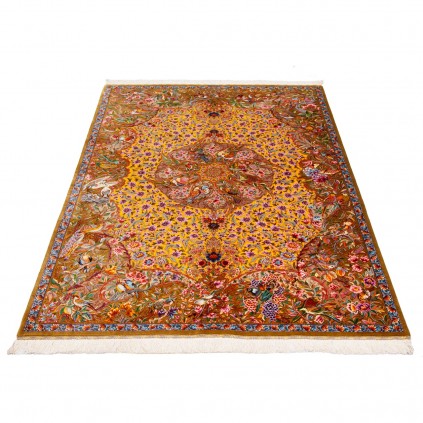 فرش دستباف طرح ترنج دار تمام ابریشم قم 136 × 203 کد 10200422