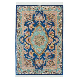 فرش دستباف طرح لچک ترنج تمام ابریشم قم 138 × 202 کد 10200426