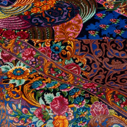 فرش دستباف طرح ترنج دار تمام ابریشم قم 132 × 205 کد 10200451