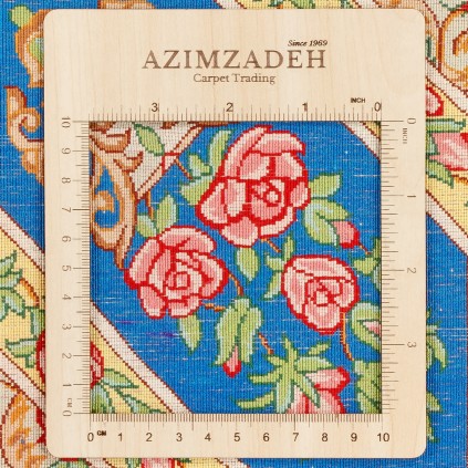 فرش دستباف طرح ترنج دار تمام ابریشم قم 138 × 200 کد 10200455