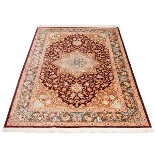 فرش دستباف طرح لچک ترنج تمام ابریشم قم 134 × 206 کد 10200472