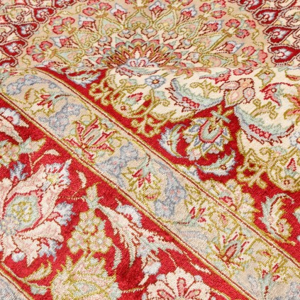 فرش دستباف طرح لچک ترنج تمام ابریشم قم 132 × 195 کد 10200478