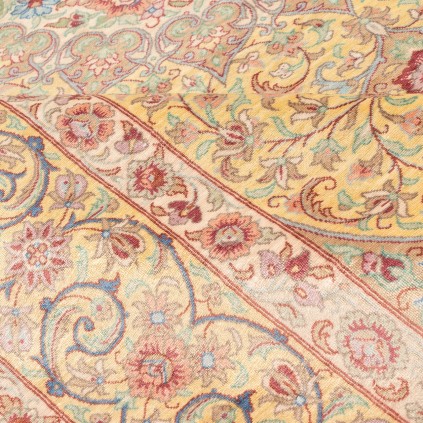 فرش دستباف طرح لچک ترنج تمام ابریشم قم 128 × 208 کد 10200480