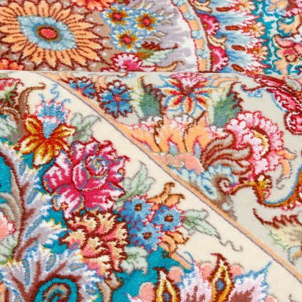 Handwoven Carpet, Corner Medallion Layout, Wool and Silk on Silk Warp, Tabriz, 152 × 207 cm Ref 10300507