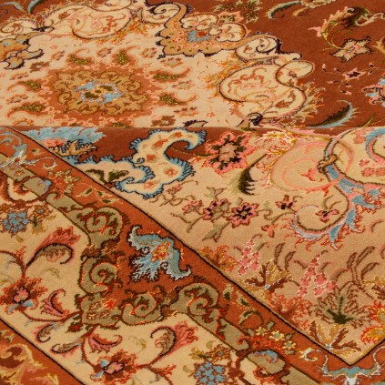 Handwoven Carpet, Corner Medallion Layout, Wool and Silk on Silk Warp, Tabriz, 150 × 206 cm Ref 10300515