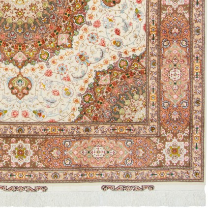 Handwoven Carpet, Corner Medallion Layout, Wool and Silk on Silk Warp, Tabriz, 200 × 205 cm Ref 10400558