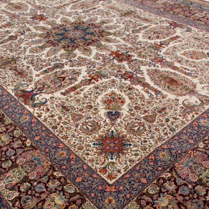 Handwoven Carpet, Corner Medallion Layout, Wool and Silk on Silk Warp, Tabriz, 310 × 420 cm Ref 11300639