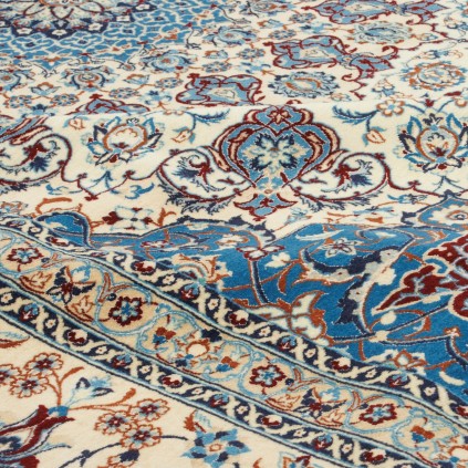 Handwoven Carpet, Corner Medallion Layout, Wool and Silk on Cotton Warp, Nain, 305 × 410 cm Ref 11200775