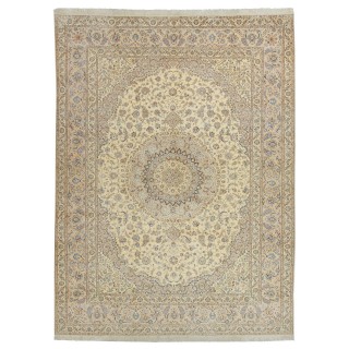 Handwoven Carpet, Corner Medallion Layout, Wool and Silk on Silk Warp, Nain, 297 × 400 cm Ref 11100780