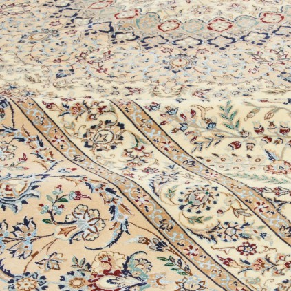 Handwoven Carpet, Corner Medallion Layout, Wool and Silk on Silk Warp, Nain, 297 × 400 cm Ref 11100780