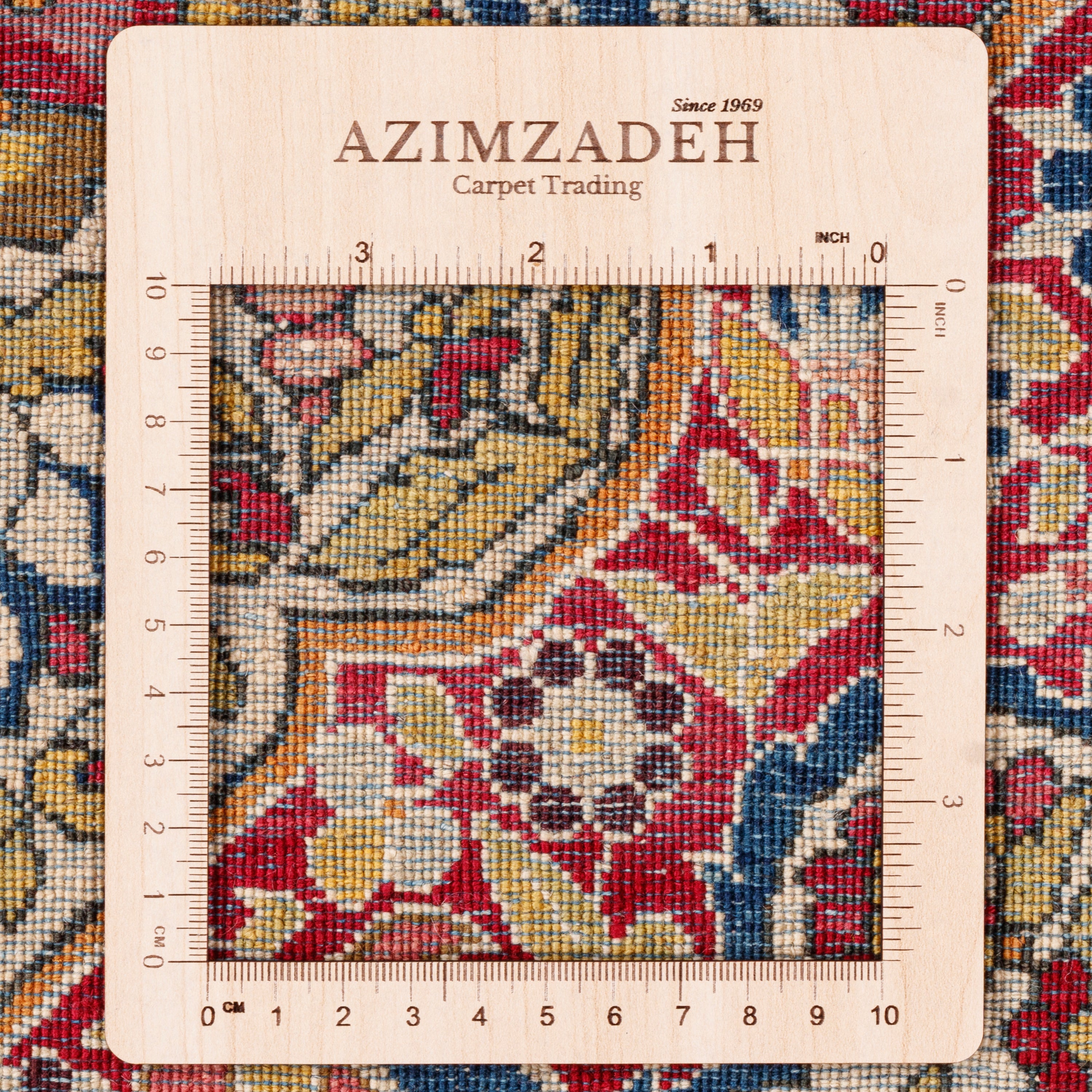 Isfahan Handmade Carpet — Lachak Toranj | Wool / Cotton Warp | 138 × 224 cm | SKU 10300020