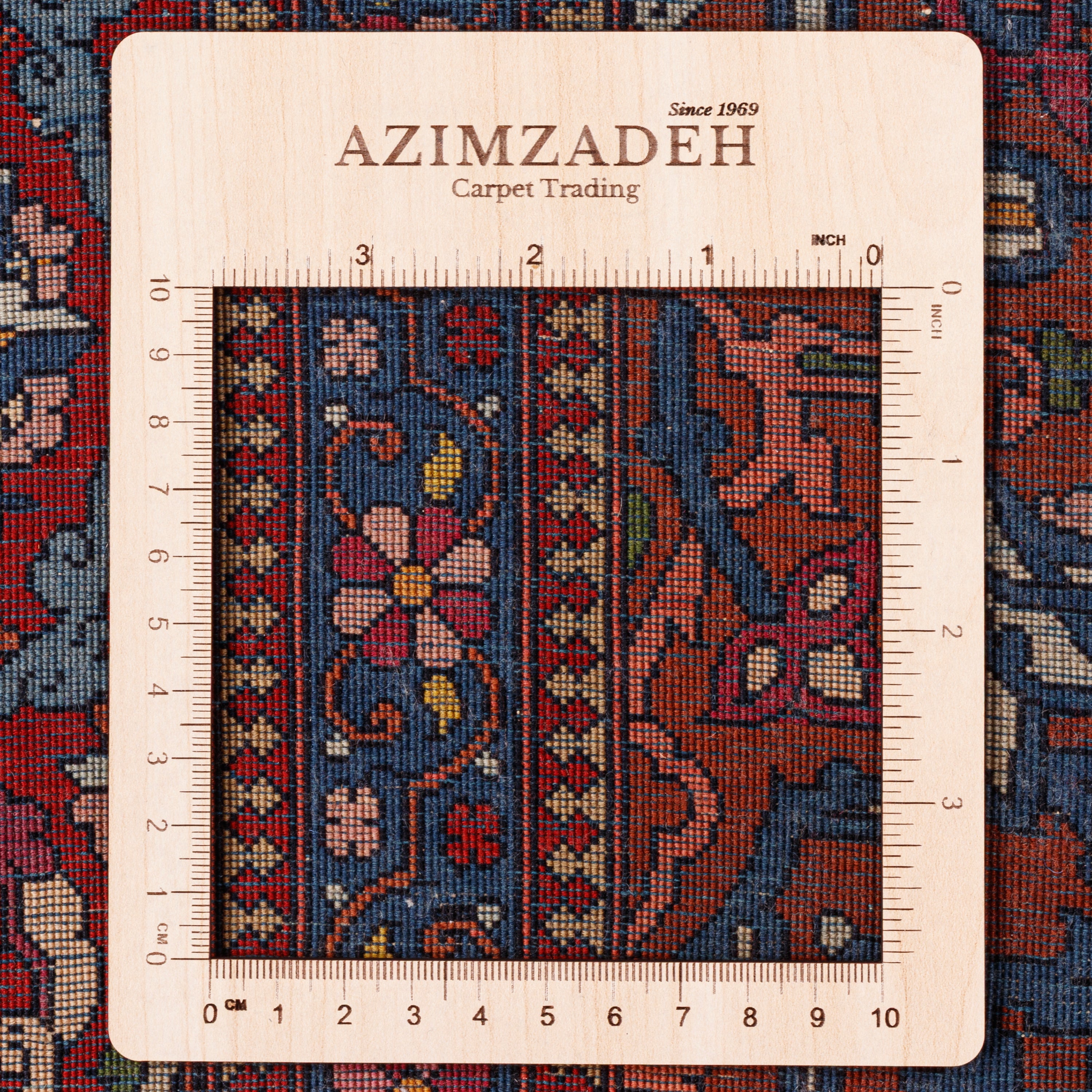 Isfahan Handmade Carpet — Lachak Toranj | Wool / Cotton Warp | 141 × 242 cm | SKU 10300012