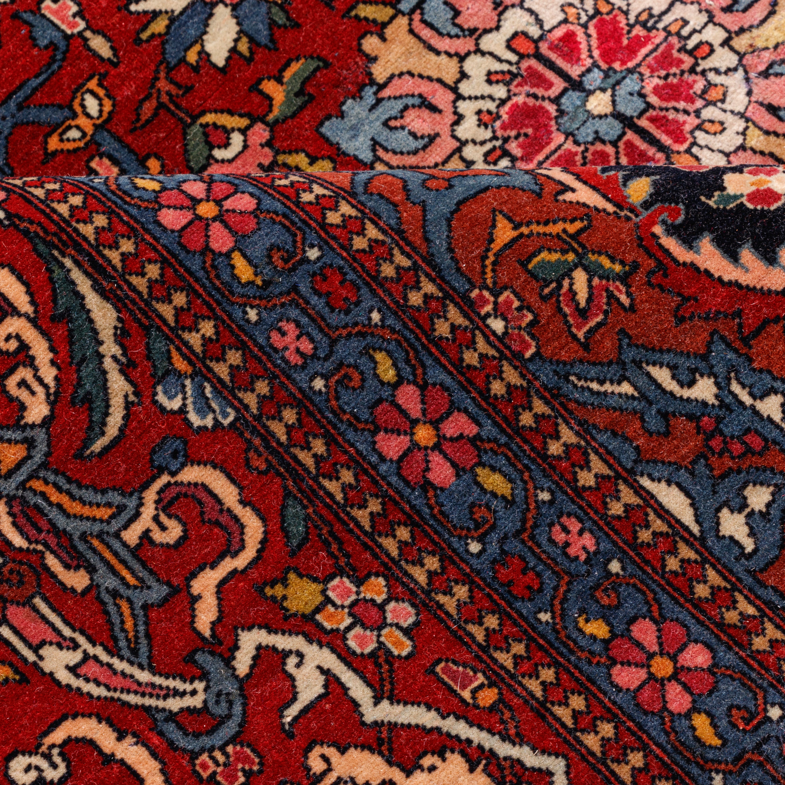 Isfahan Handmade Carpet — Lachak Toranj | Wool / Cotton Warp | 141 × 242 cm | SKU 10300012