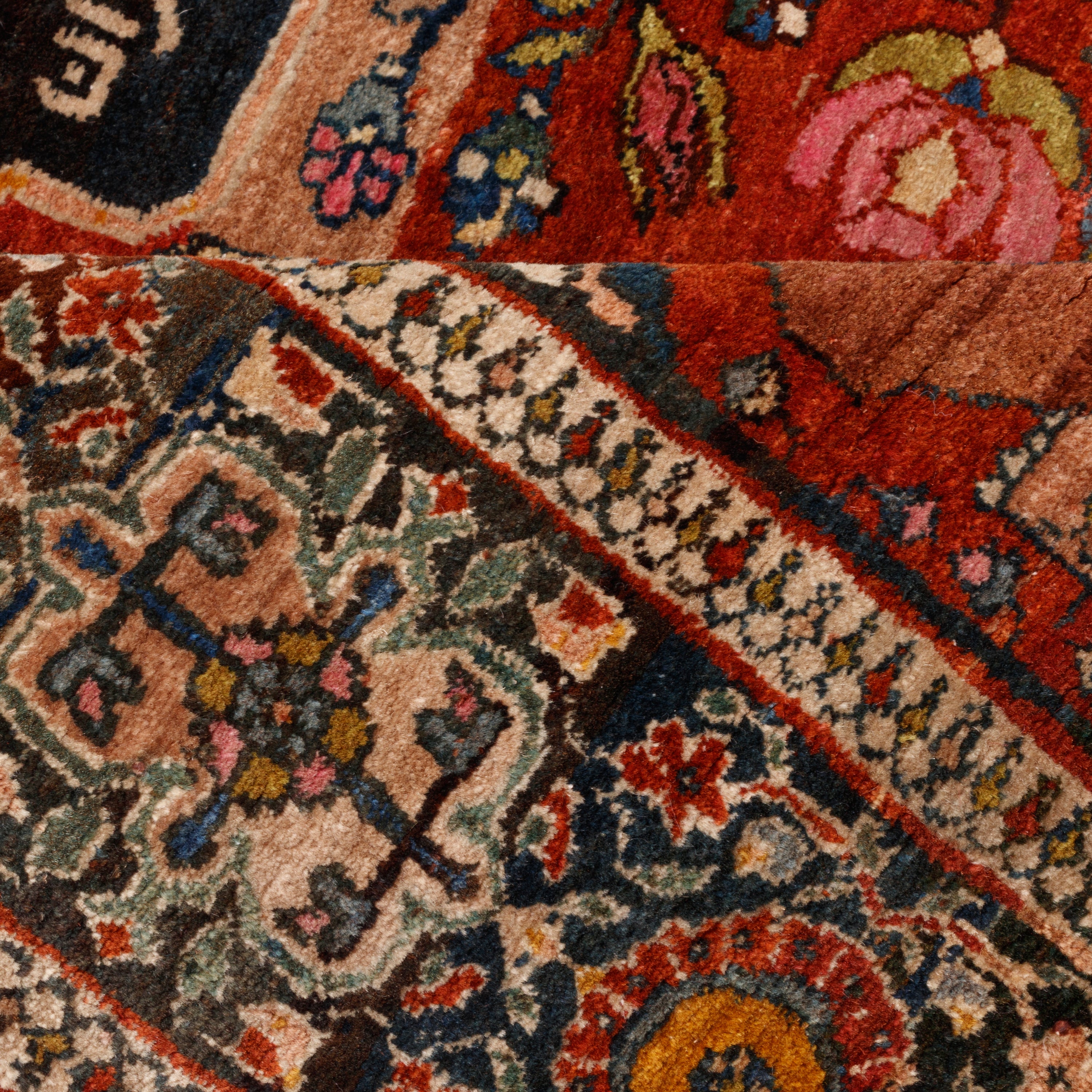 سجادة فرحان يدوية الصنع – جولدن | صوف / قطن | 135 × 184 سم | SKU 10200026