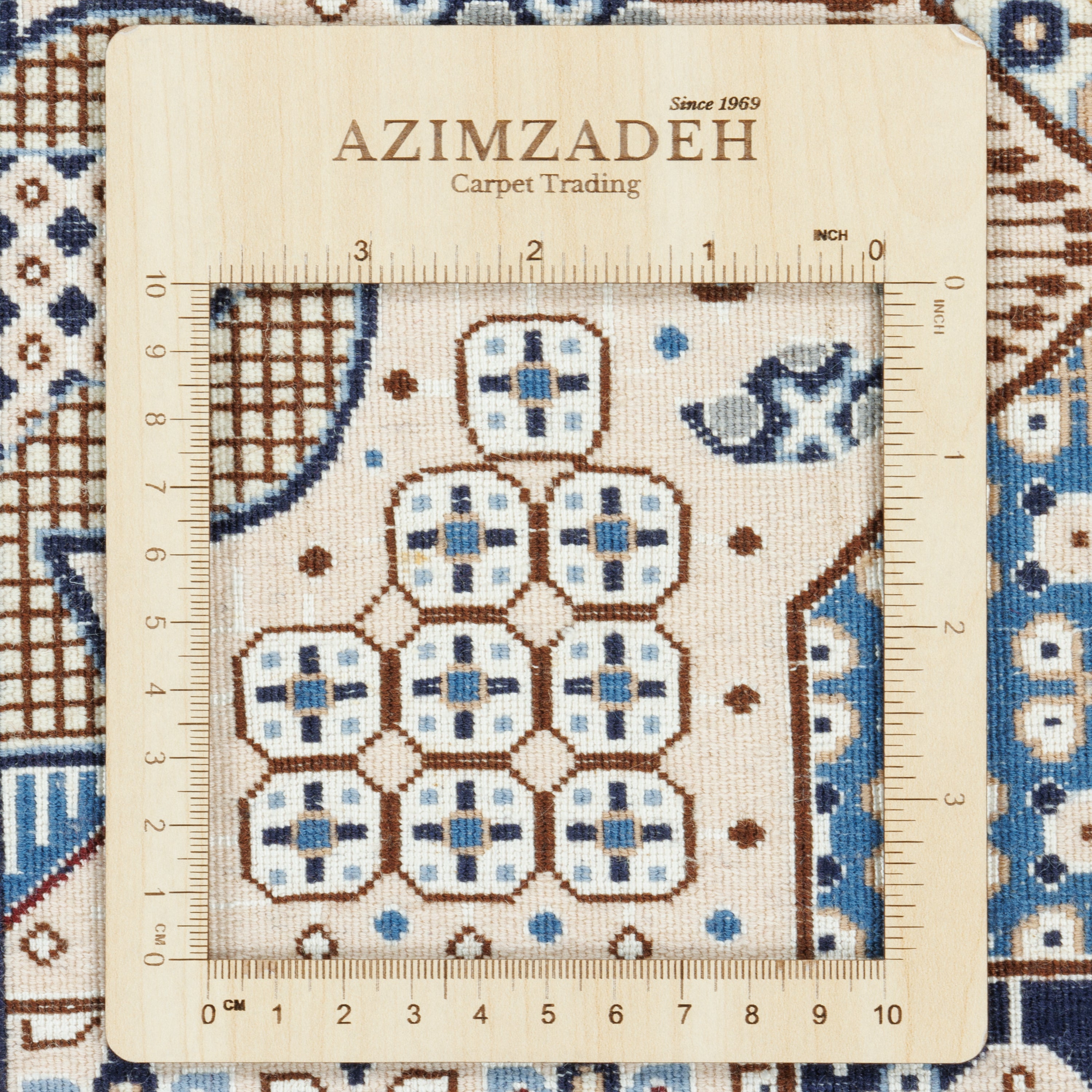 سجاد نايين يدوي — لَتشَك تُرَنج | خيوط حريرية / سدى صوفي | 200 × 304 سم | رمز المنتج 10601105