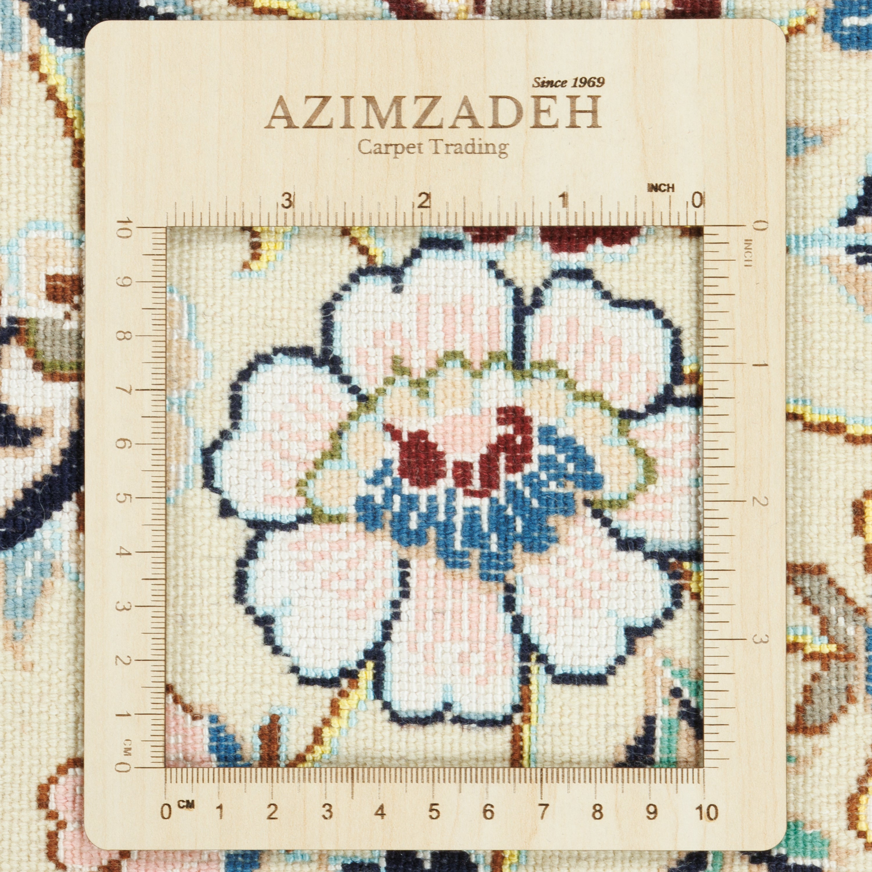 فرش دستباف نایین - لچک ترنج | پرز ابریشم / چله ابریشم | 293 × 405 سانتی‌متر | کد محصول 11100670