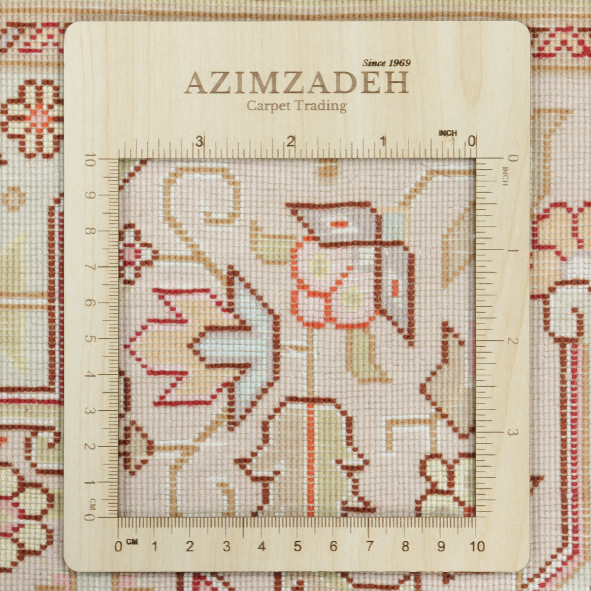 Heriz Handmade Carpet by Tabriz, Medallion and Corner, Wool & Silk on Cotton, Ivory, 150 × 207 cm — 1016813