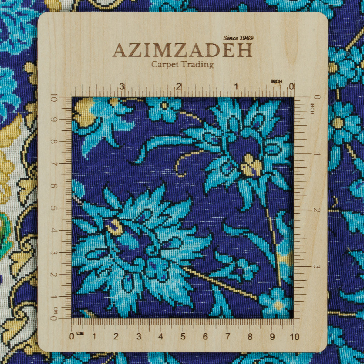 فرش دستباف طرح لچک ترنج تمام ابریشم فیروزه ای قم 350 × 520 سانتی‌متر کد 1016471