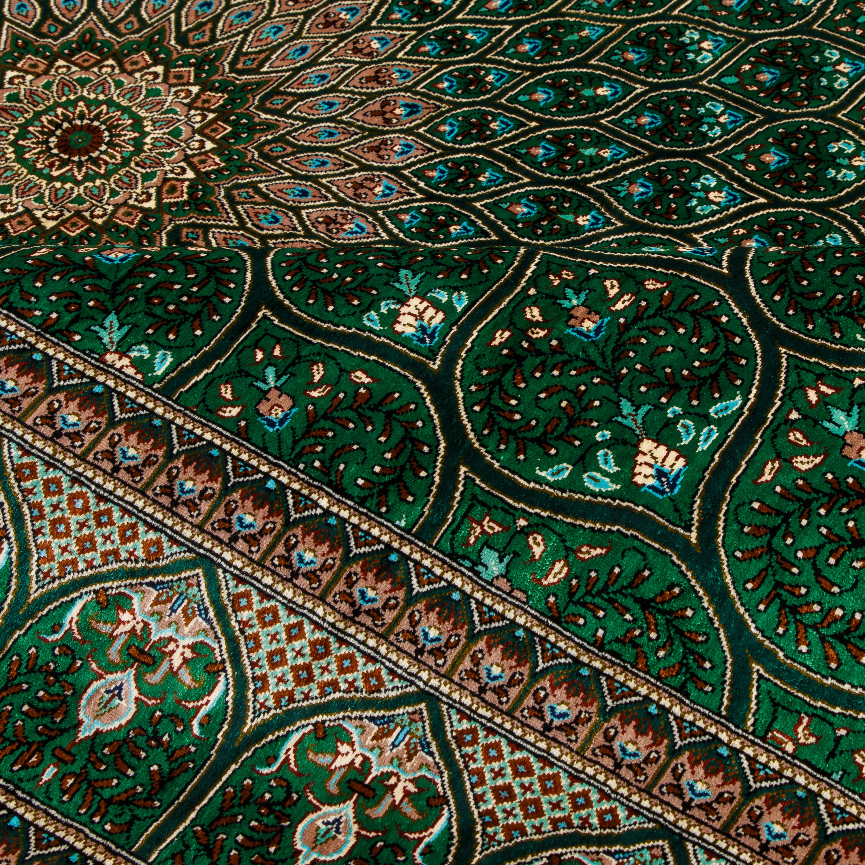 سجادة قم يدوية - جنبدية | حرير كامل | 130 × 195 سم | رمز المنتج 10200493