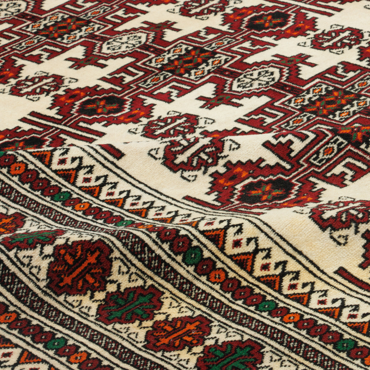 فرش دستباف طرح سراسر تمام پشم کرم ترکمن 210 × 290 سانتی‌متر کد 1016712