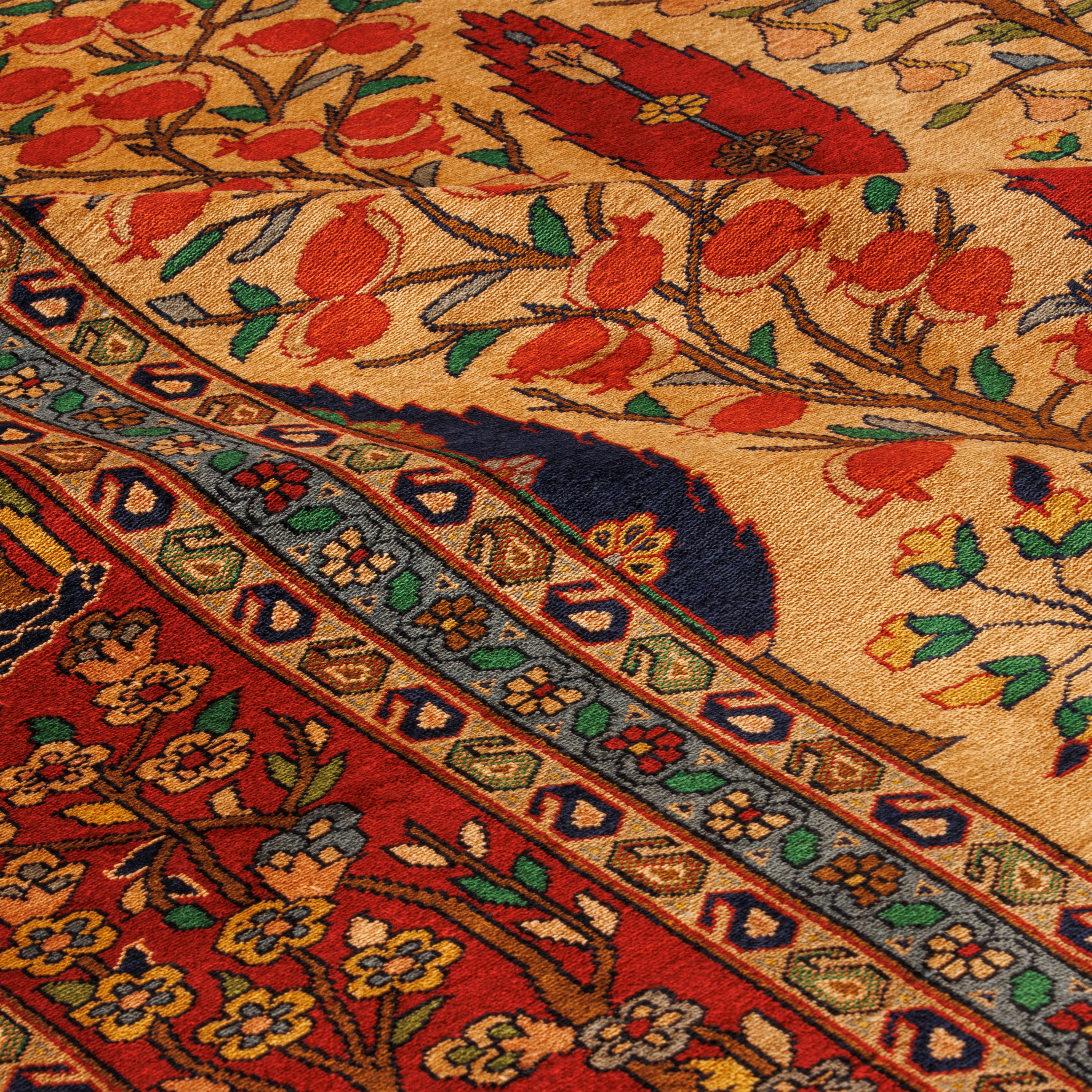 سجادة سرخس يدوية — ساراسار | حرير كامل | 200 × 310 سم | رمز المنتج 10601079
