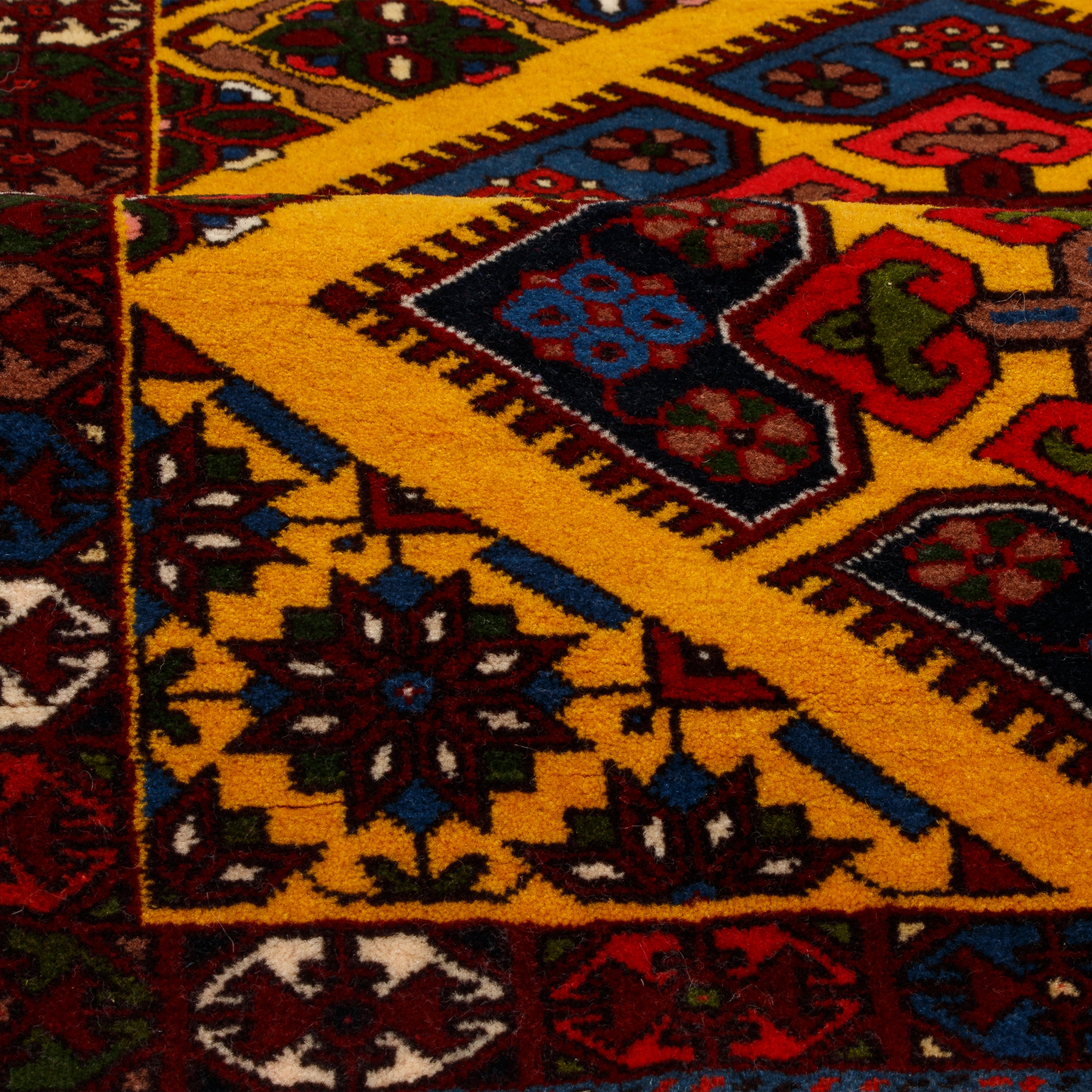 Bakhtiari Handmade Carpet — Chand Toranj | Full Wool | 77 × 196 cm | SKU 10100540